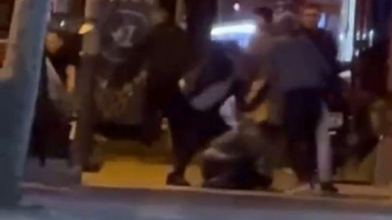 Bursa'nın en işlek caddelerinde tekme tokat darp!