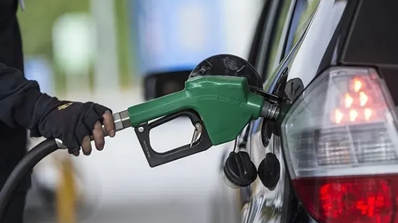 Akaryakıtta son durum ne? Benzin, motorin zam mı indirim mi geldi?