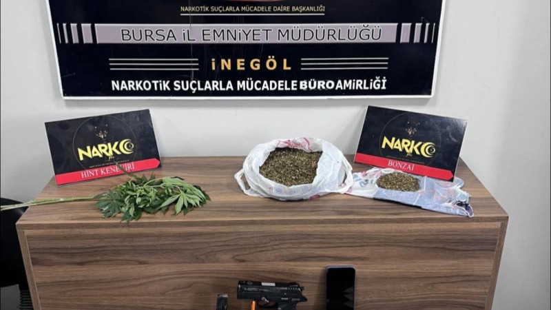 Uyuşturucu taciri kıskıvrak yakalandı