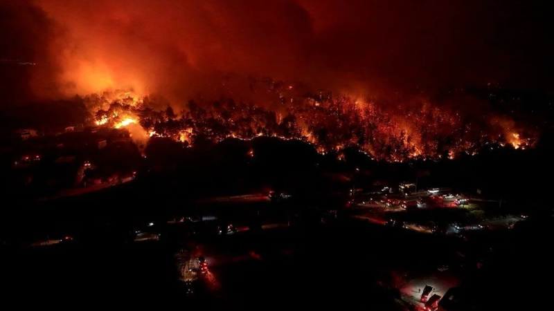 İzmir yangınlarında son durum! Ciğerlerimiz yandı...