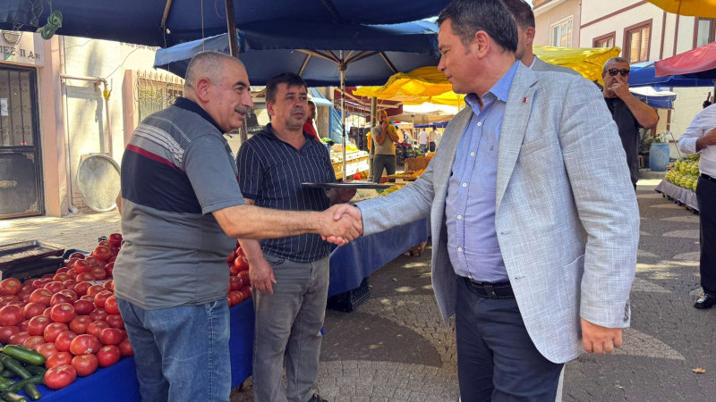 Başkan Aydın, Muradiye Pazarı’nda esnaf ve vatandaşla buluştu