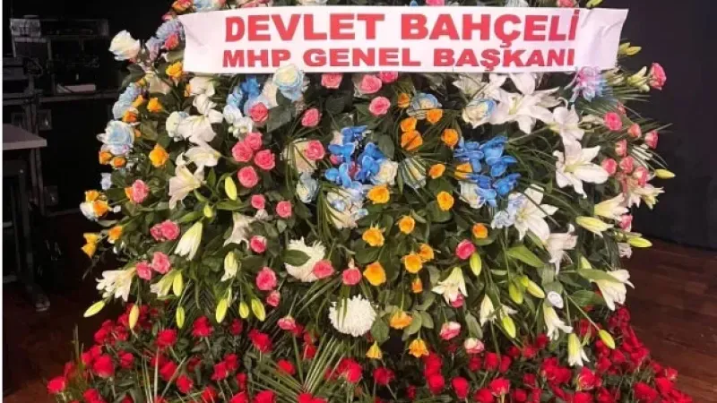 MHP lideri Devlet Bahçeli’den AK Parti’nin 24'üncü yılına anlamlı hediye