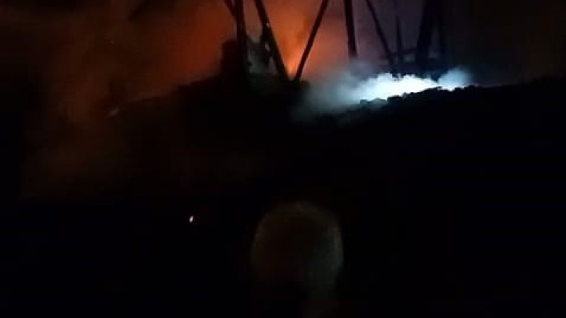 Bursa’da çıkan yangında samanlık kullanılamaz hale geldi