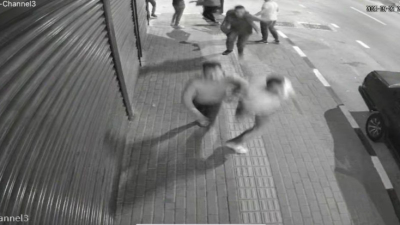 Bursa'da kalabalığın arasına daldı, husumetlisini başından böyle vurdu