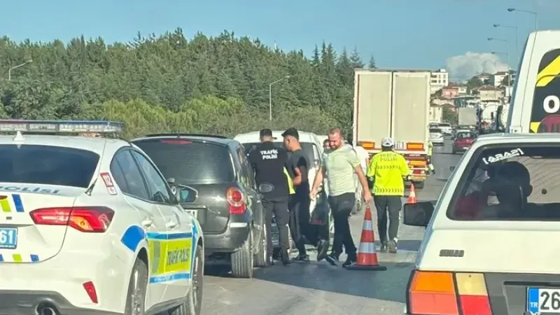 Bursa'da zincirleme kaza: 5 araç birbirine girdi