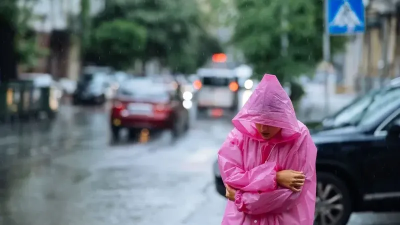 Meteoroloji'den il il hava durumu raporu! Bir tarafta sağanak yağış, bir tarafta kavurucu sıcak!