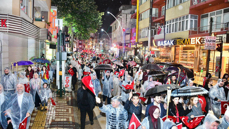 Kestel’de Cumhuriyet  kutlamaları yağmurun altında bir başka güzeldi! 