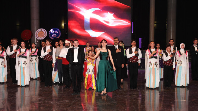 Osmangazi'den 103. yıla muhteşem gösteri...