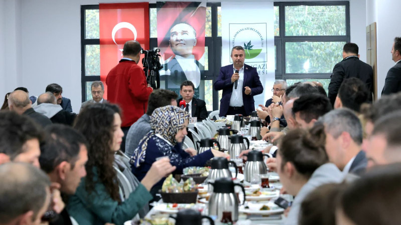 Mahalle sakinleri Erkan başkanı soru yağmuruna tuttu