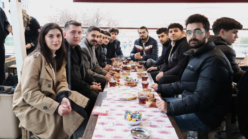 Bursa’nın asırlık lezzetleri üniversiteli gençlerle buluştu