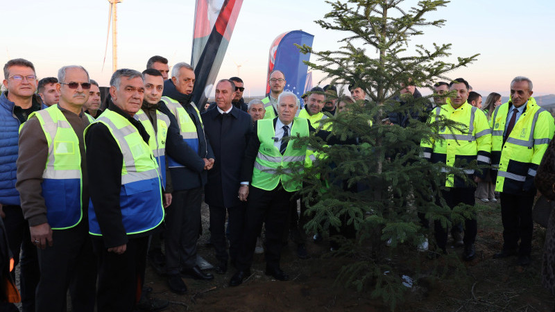 “Yeniden Yeşil Bursa” için 15 bin fidan dikildi