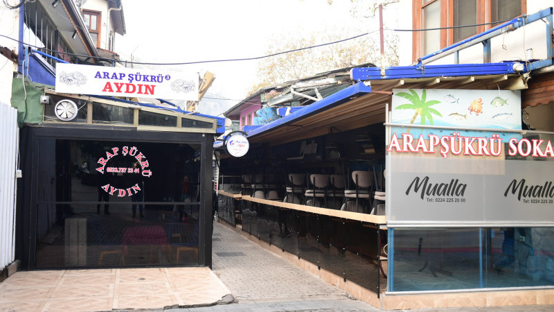 Tarihi Arap Şükrü Sokağı'nda kaçak yapı temizliği