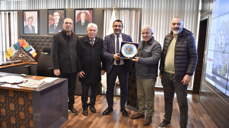 Özkürtün Derneği’nden Kürtün’e anlamlı ziyaret ve destek