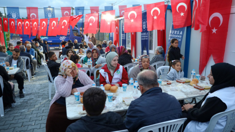 Küçük depremzedelerin bayramlık sevinci