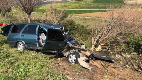  Bursa'da çarptığı ağaç üzerine düştü, feci şekilde hayatını kaybetti