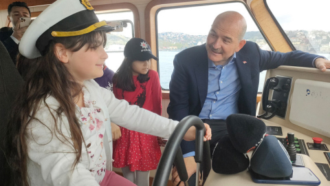 İçişleri Bakanı Soylu çocuklarla boğaz turu yaptı