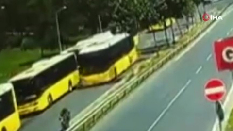 O anlar kamerada! Duraktaki İETT otobüsünü kaçırdı