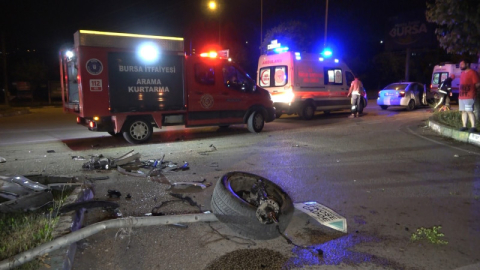 Bursa'da kavşakta iki araç çarpıştı