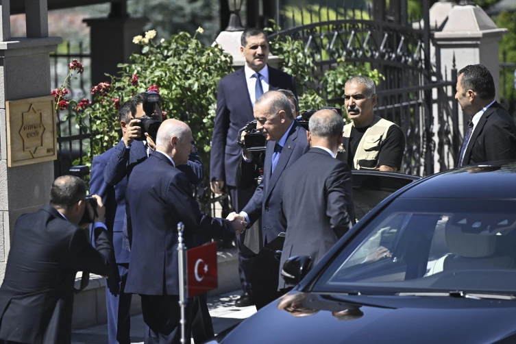 Cumhurbaşkanı Erdoğan Bahçeli ile bir araya geldi