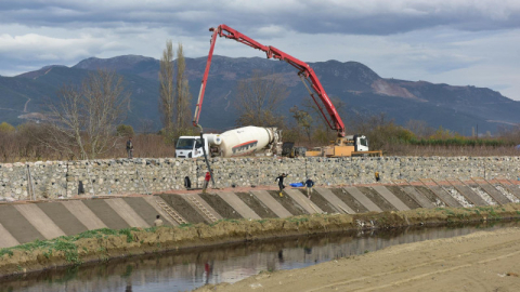 Yıldırım'da dere yatakları ıslah diliyor