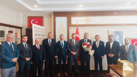 MHP’den “Her minareye bir bayrak, her minareye bir sancak” kampanyası