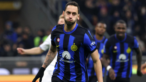 Hakan Çalhanoğlu, Serie A tarihine geçti