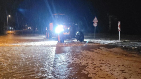 O ilde deniz kara ile birleşti