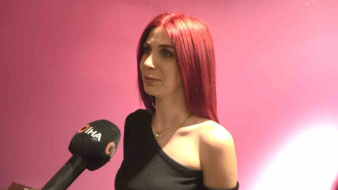 Boşanmaya düğüne gider gibi gitmişti