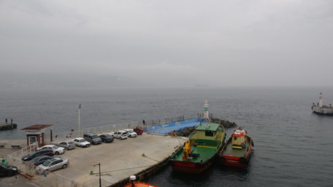 Çanakkale Boğazı sisten dolayı 43 saattir transit gemi geçişlerine kapalı