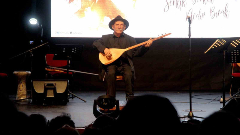 Vefatından 51 yıl sonra robotu sahnede konser verdi