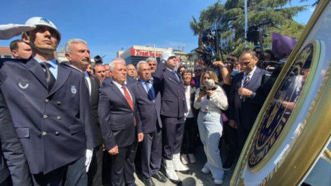 Bozbey’den Atatürk Anıtı’na çelenk sunumu