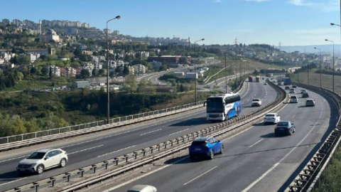 TEM Otoyolu’nun Kocaeli geçişinde akıcı bayram trafiği yoğunluğu