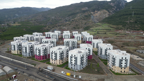 Hatay'da depremzedeler yeni evlerine kavuşuyor
