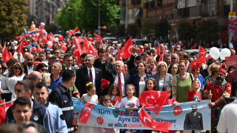 Bursa’da 23 Nisan coşkusu kentin dört bir yanını sardı