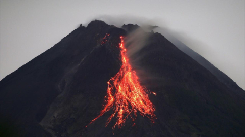 Endonezya’da Ruang Yanardağı nedeniyle 12 bin kişi tahliye edildi