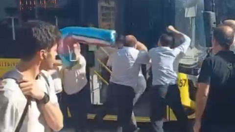 Bursa'da şoförlerin yumruk yumruğa kavgası kamerada!