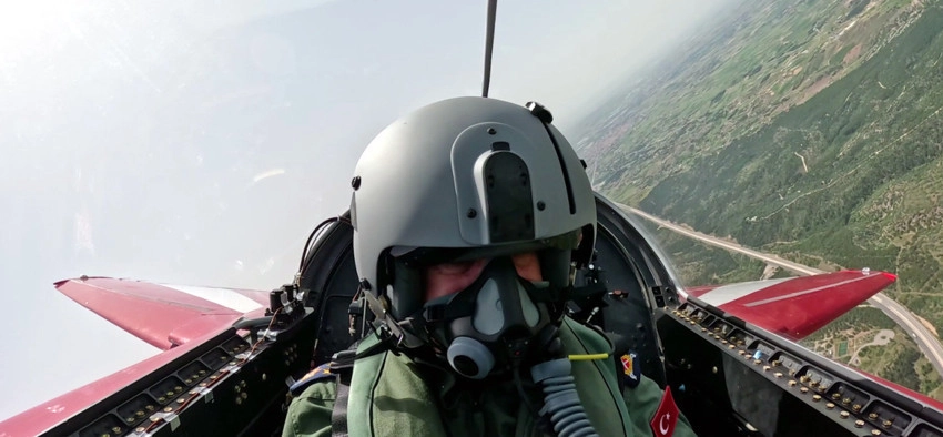 HÜRJET ile ilk uçuş! Kokpite Orgeneral Kadıoğlu geçti - Resim : 1