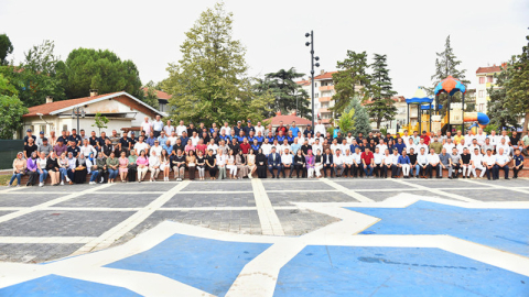 Başkan Özel Belediye personeliyle bayramlaştı