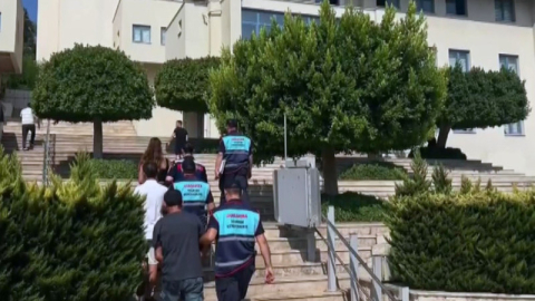 Lüks yatla düzensiz göçmenleri turist kimliğiyle kaçırırken yakalandılar