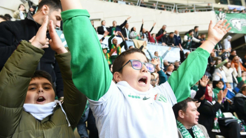 Başkan Aydın, Osmangazili çocuklara Bursaspor sevgisi aşılıyor