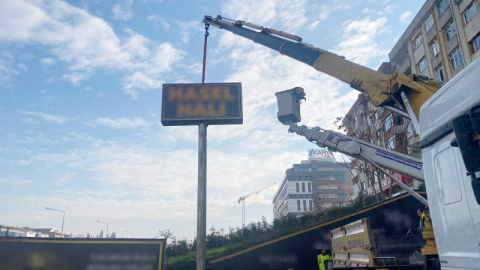 Bursa'da yönetmeliğe uymayan tabelalar indirildi!