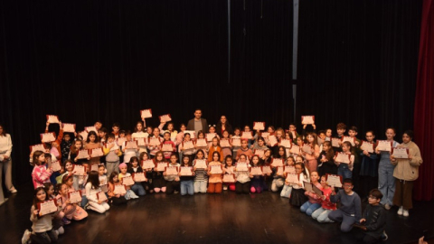 'Çocuk drama kursu' mezunları sahnede