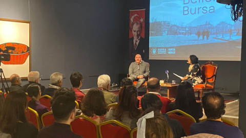 Bursa Bellek kent söyleşilerinin ilk konuğu Ezel Akay oldu