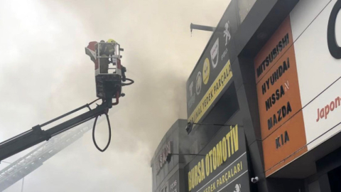 Bursa'da trafiği durma noktasına getiren yangın!