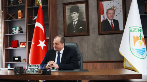 Başkan Usta: "Ramazan ayını müjdeleyen Berat Kandili mübarek olsun"