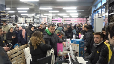 Bursa'da eksi 3 derecede ucuz alışveriş çılgınlığı