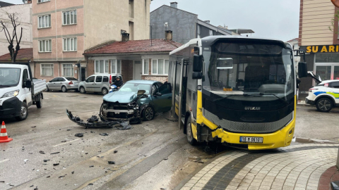 Bursa'da otobüs ile otomobil kaza yaptı!