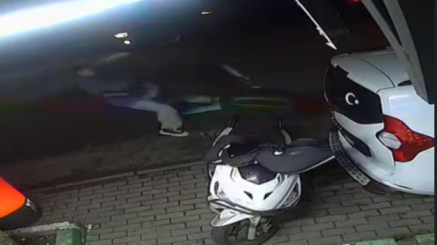 Markete girdi alışveriş yaptı, dışarı çıktı motosiklet çarptı