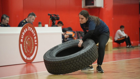 Bursa'da itfaiye eri olmak için ter döktüler...