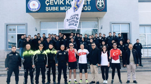 Bursalı maratoncular emniyete koştu